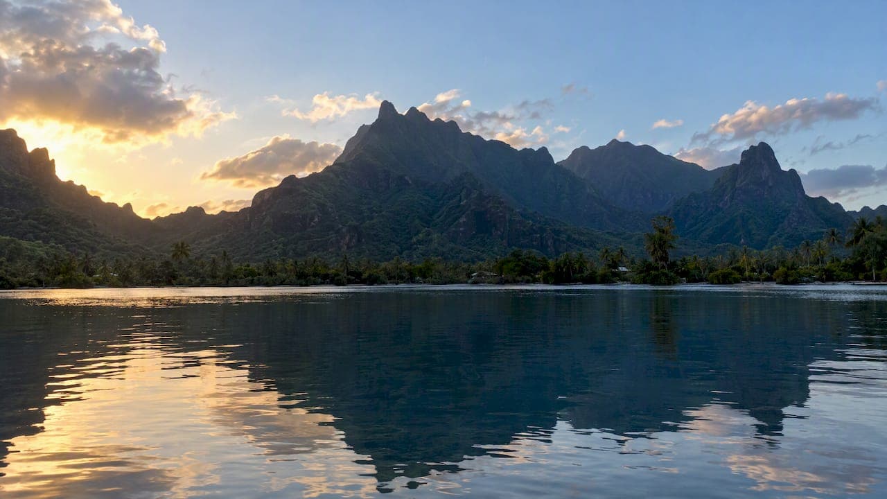 French Polynesia Photography: Sunrise on Moorea, Lagoon at Noon